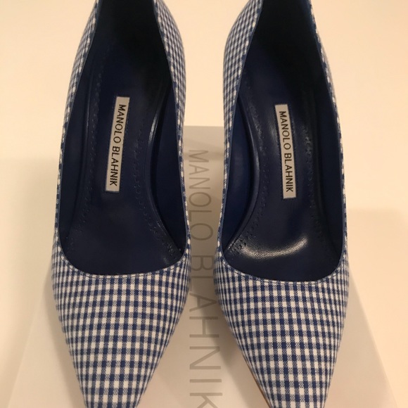 Manolo Blahnik pump in gingham blue - Picture 2 of 3